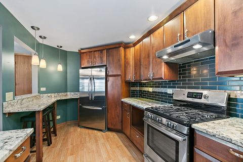 Tiny photo for 1871 Fox Run Drive #A, Elk Grove Village, IL 60007 (MLS # 12482405)