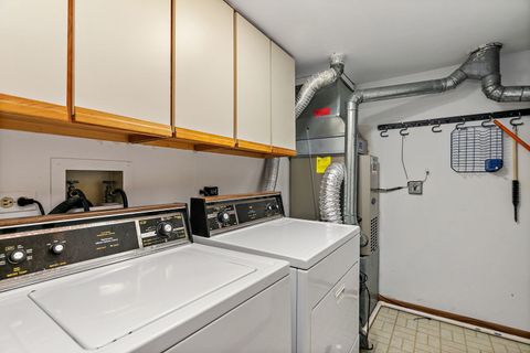 Tiny photo for 1871 Fox Run Drive #A, Elk Grove Village, IL 60007 (MLS # 12482405)