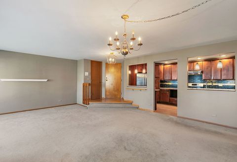 Tiny photo for 1871 Fox Run Drive #A, Elk Grove Village, IL 60007 (MLS # 12482405)
