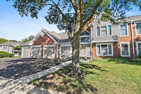 Tiny photo for 1871 Fox Run Drive #A, Elk Grove Village, IL 60007 (MLS # 12482405)