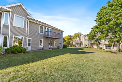 Tiny photo for 1871 Fox Run Drive #A, Elk Grove Village, IL 60007 (MLS # 12482405)