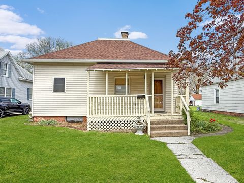 Photo of 212 W Bodwell Avenue, Rantoul, IL 61866 (MLS # 12608249)