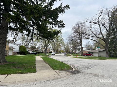 Tiny photo for 15722 Woodlawn East Avenue, South Holland, IL 60473 (MLS # 12617424)