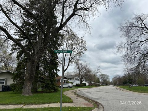 Tiny photo for 15722 Woodlawn East Avenue, South Holland, IL 60473 (MLS # 12617424)