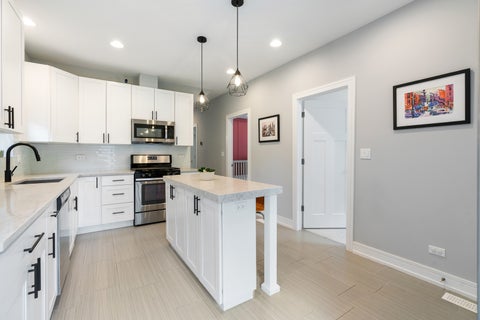Tiny photo for 2637 W Coyle Avenue, Chicago, IL 60645 (MLS # 12758063)