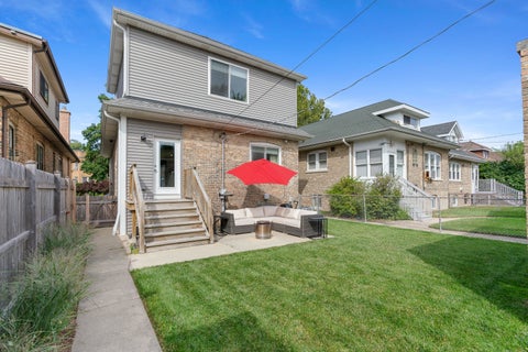 Tiny photo for 2637 W Coyle Avenue, Chicago, IL 60645 (MLS # 12758063)