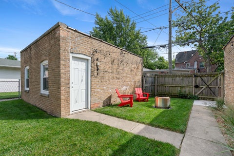 Tiny photo for 2637 W Coyle Avenue, Chicago, IL 60645 (MLS # 12758063)