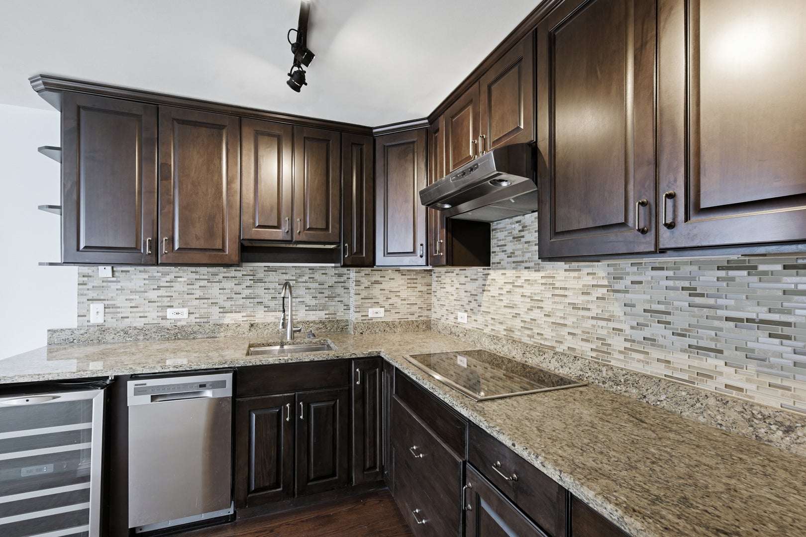 4250 N Marine Drive 2731