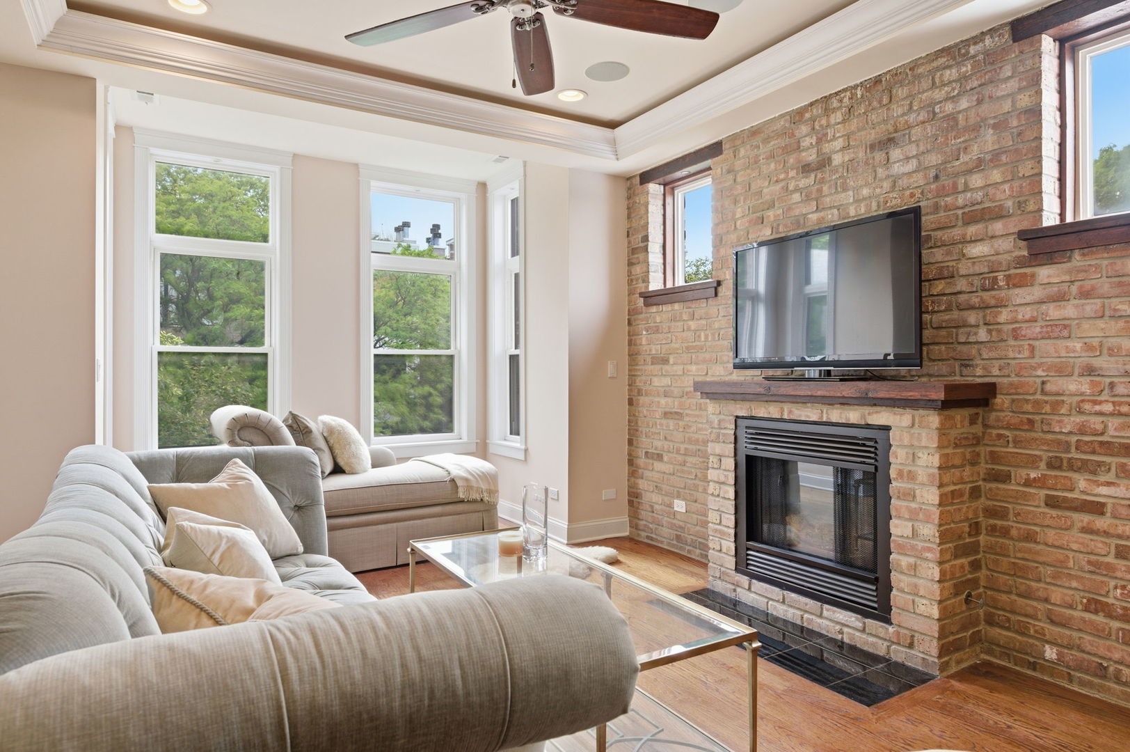 1516 N MOHAWK Street 3F