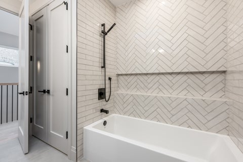 Tiny photo for 5747 N Maplewood Avenue, Chicago, IL 60659 (MLS # 12694191)