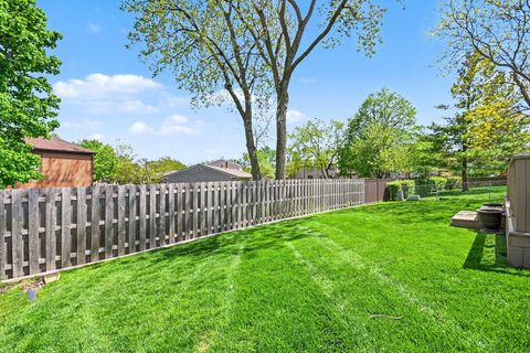 Tiny photo for 75 Wildwood Drive, Roselle, IL 60172 (MLS # 12639398)
