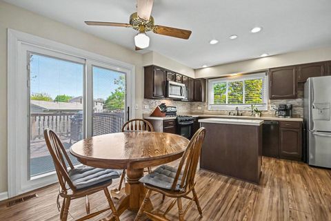 Tiny photo for 75 Wildwood Drive, Roselle, IL 60172 (MLS # 12639398)