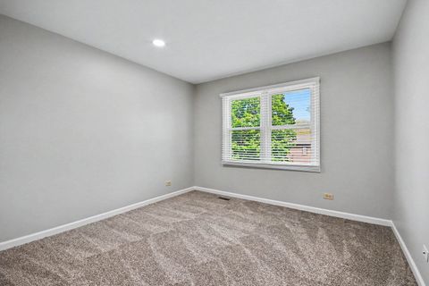 Tiny photo for 75 Wildwood Drive, Roselle, IL 60172 (MLS # 12639398)