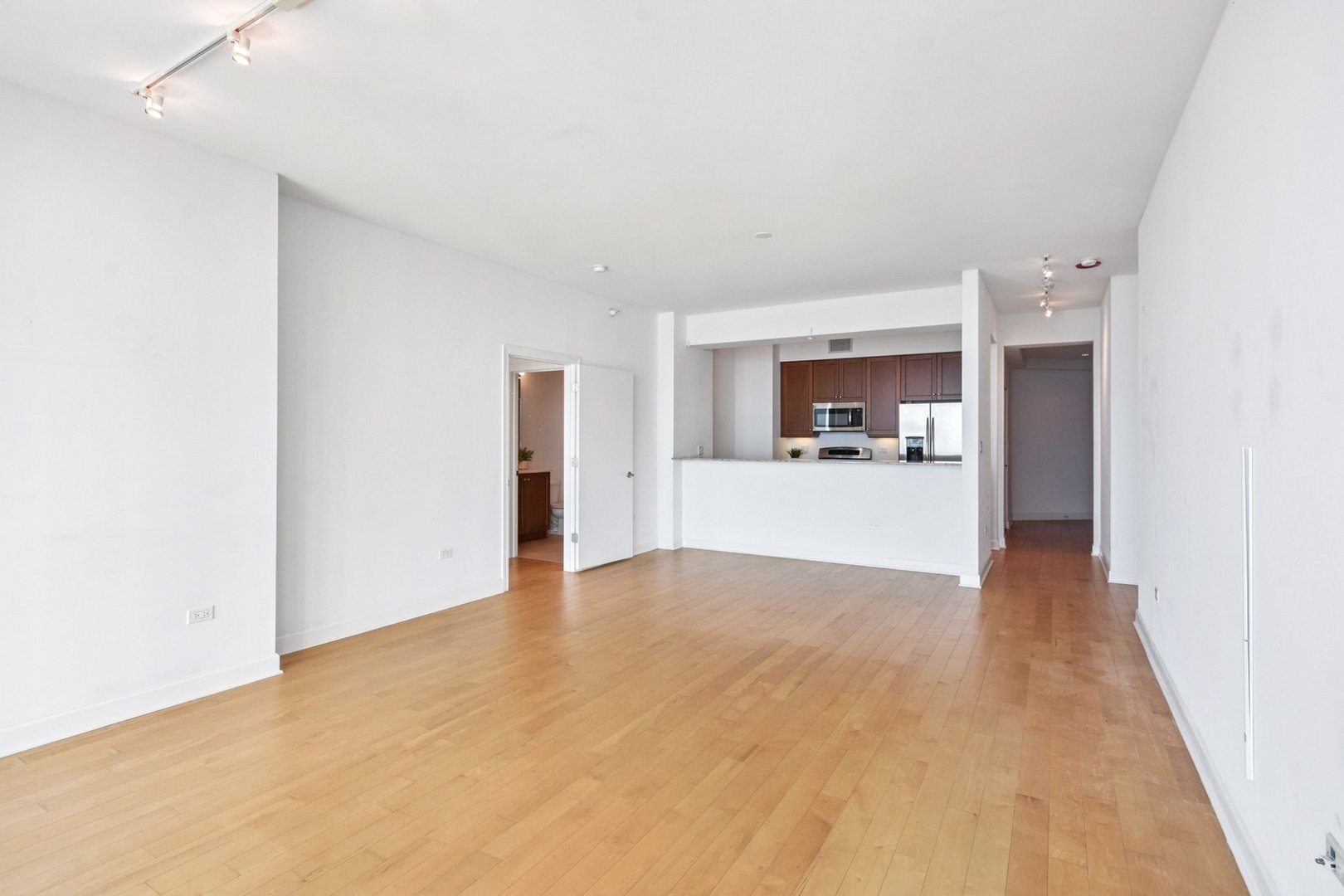 1201 S Prairie Avenue 5004