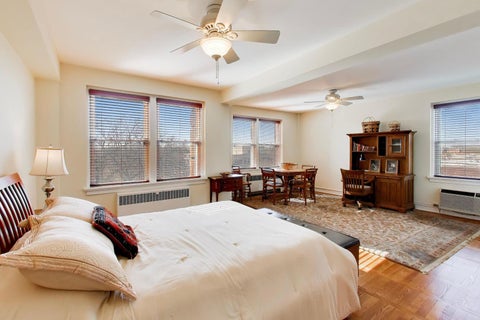 Tiny photo for 1585 Ridge Avenue #505, Evanston, IL 60201 (MLS # 12753550)