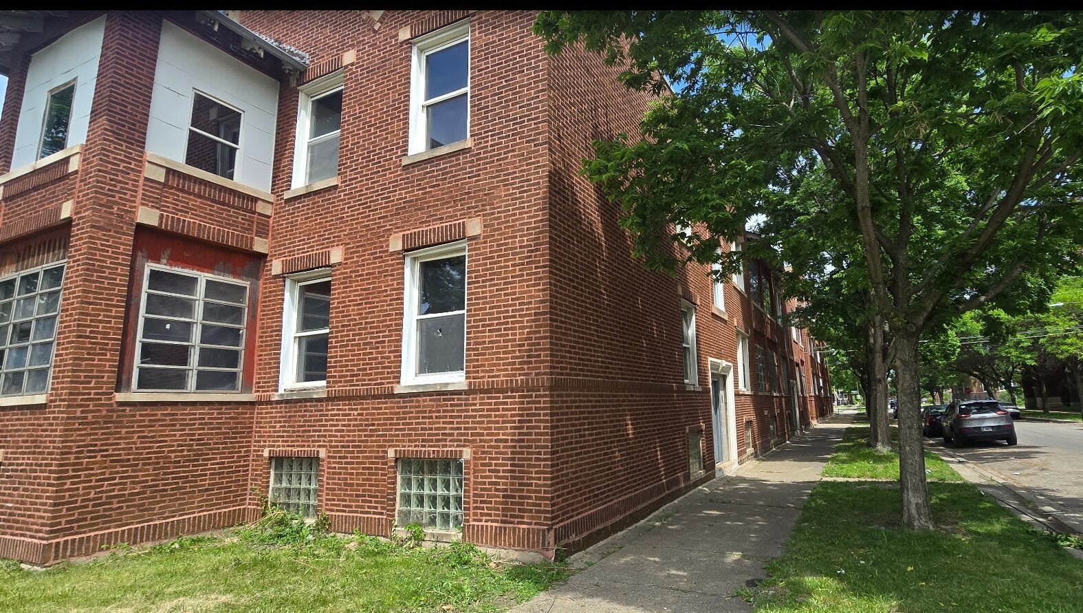 1114-1120 W 80th Street