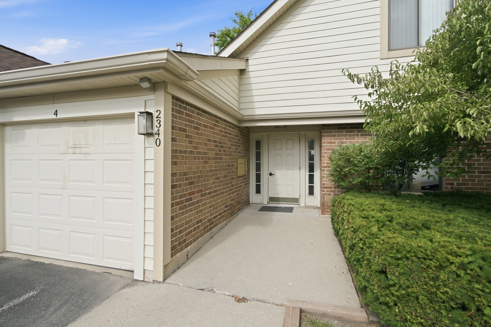 2340 E Old Hicks Road N 1