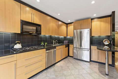Tiny photo for 5400 S Hyde Park Boulevard #7A, Chicago, IL 60615 (MLS # 12503098)