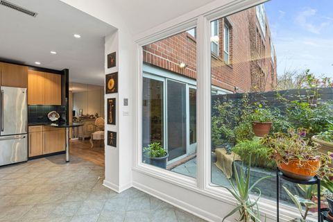 Tiny photo for 5400 S Hyde Park Boulevard #7A, Chicago, IL 60615 (MLS # 12503098)