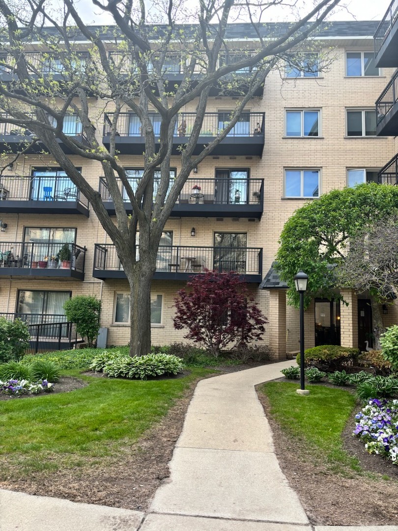 8610 N Waukegan Road 402W