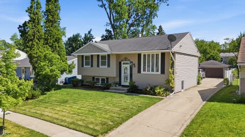 Tiny photo for 433 Norton Avenue, Glendale Heights, IL 60139 (MLS # 12675632)