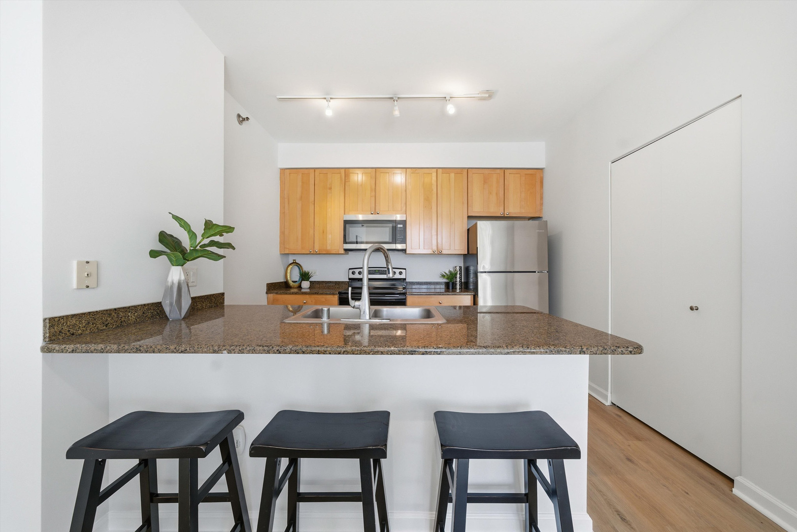 421 W HURON Street 1407