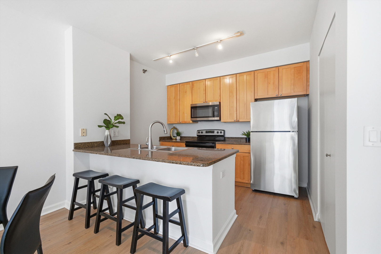 421 W HURON Street 1407