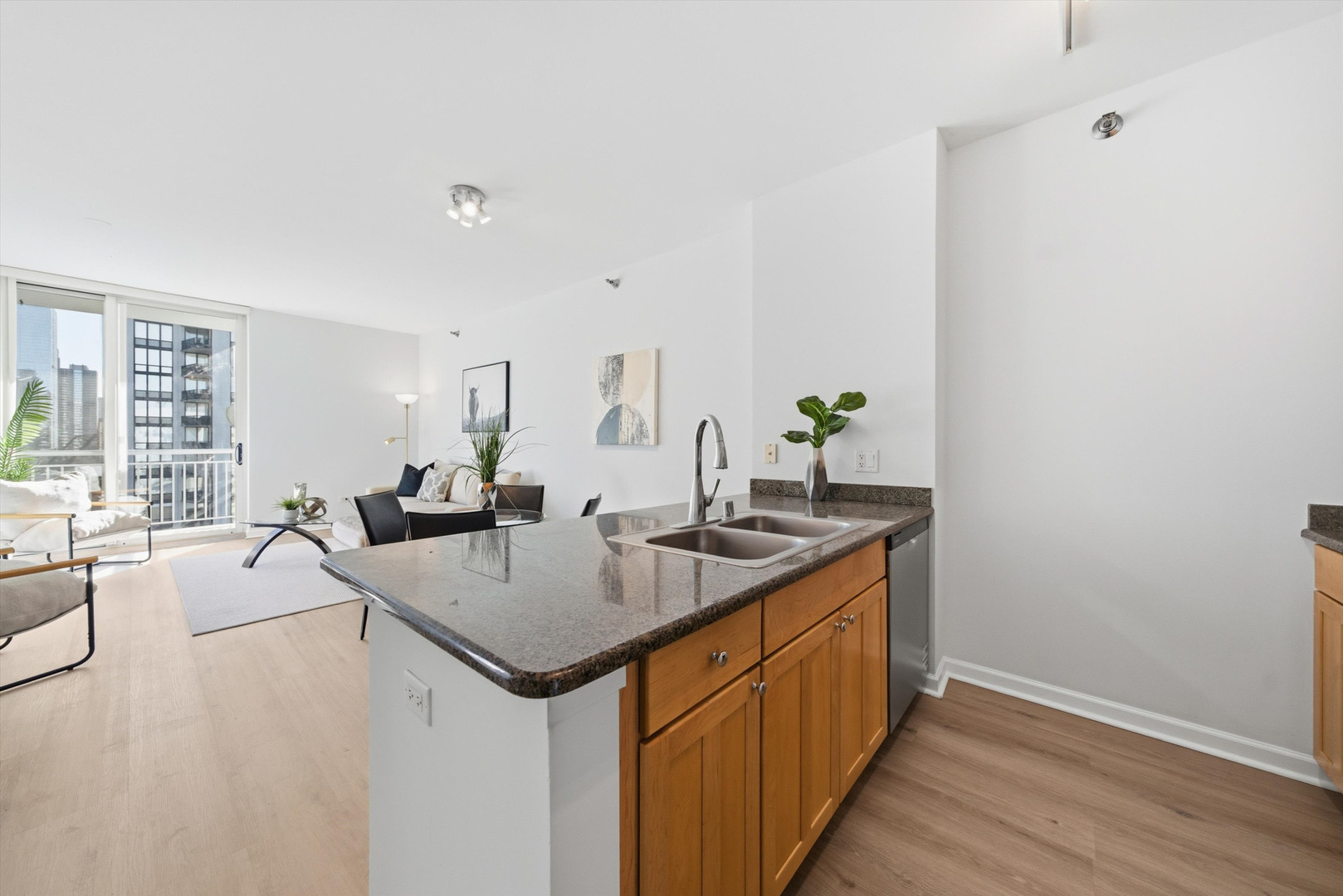 421 W HURON Street 1407