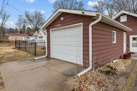 Tiny photo for 204 Adams Place, Clinton, IA 52732 (MLS # 12587543)