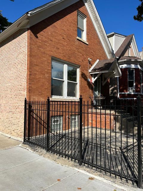 Photo of 900 N Springfield Avenue, Chicago, IL 60651 (MLS # 12497662)