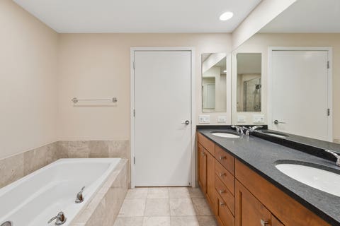 Tiny photo for 600 N Lake Shore Drive #807, Chicago, IL 60611 (MLS # 12620648)