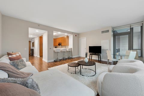Tiny photo for 600 N Lake Shore Drive #807, Chicago, IL 60611 (MLS # 12620648)