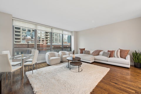 Tiny photo for 600 N Lake Shore Drive #807, Chicago, IL 60611 (MLS # 12620648)