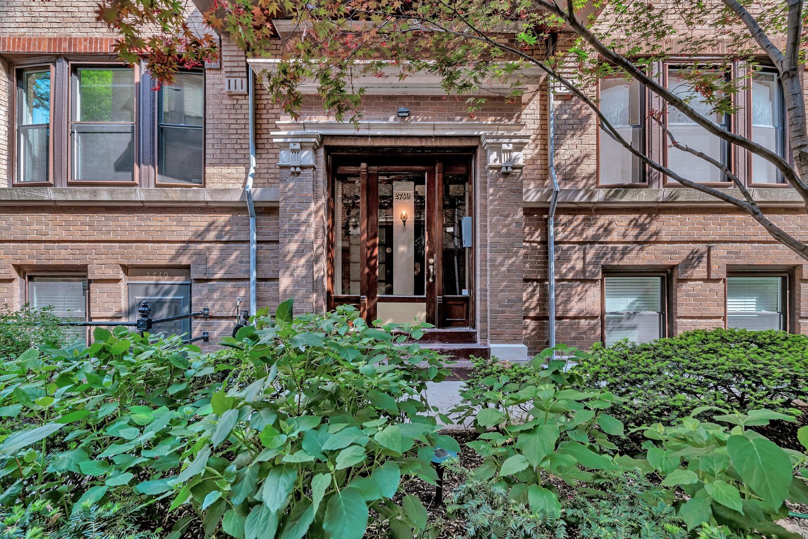 2749 N Hampden Court 1E