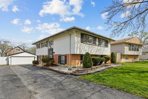 Photo of 16948 Briargate Drive, Country Club Hills, IL 60478 (MLS # 12571827)