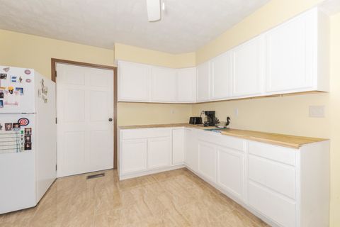 Tiny photo for 1702 S Plum Street, Pontiac, IL 61764 (MLS # 12650662)