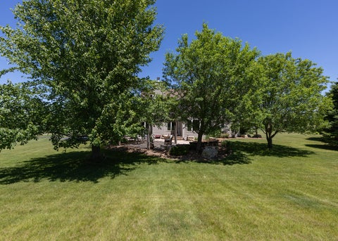 Tiny photo for 881 Pheasant Run Road, Clinton, IA 52732 (MLS # 12676787)