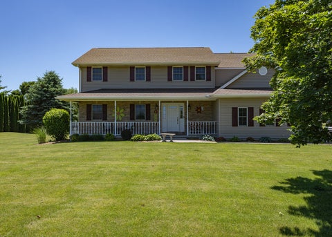 Photo of 881 Pheasant Run Road, Clinton, IA 52732 (MLS # 12676787)