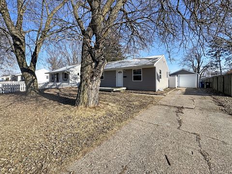 Tiny photo for 2031 N Fairmount Street, Davenport, IA 52804 (MLS # 12555546)