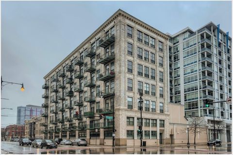 Photo of 1801 S Michigan Avenue #302, Chicago, IL 60616 (MLS # 12535114)