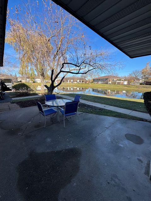 Tiny photo for 1820 W Surrey Park Lane #1B, Arlington Heights, IL 60005 (MLS # 12523476)