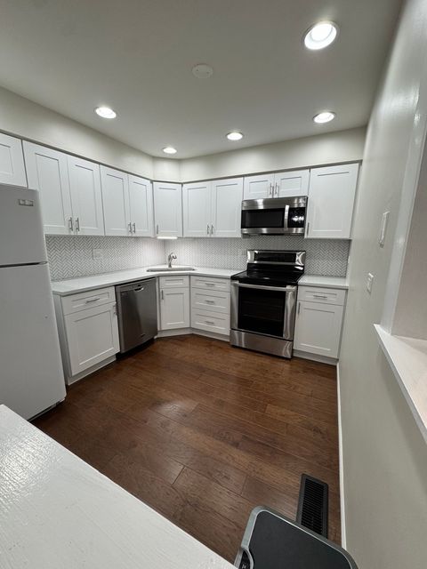 Tiny photo for 1820 W Surrey Park Lane #1B, Arlington Heights, IL 60005 (MLS # 12523476)