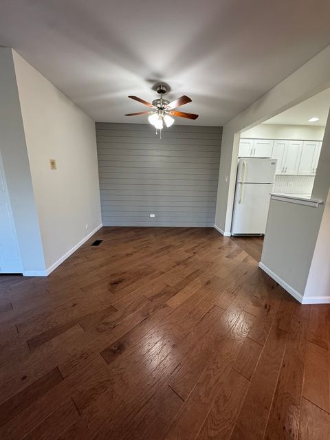 Tiny photo for 1820 W Surrey Park Lane #1B, Arlington Heights, IL 60005 (MLS # 12523476)