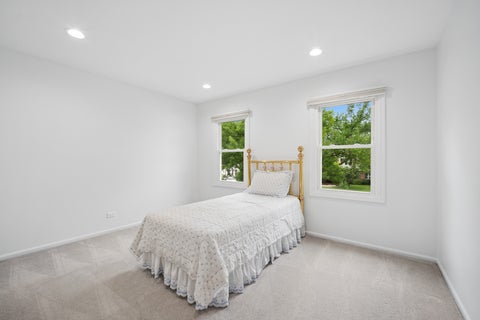Tiny photo for 809 W Kingsley Drive, Arlington Heights, IL 60004 (MLS # 12734006)