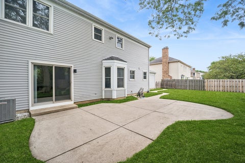 Tiny photo for 809 W Kingsley Drive, Arlington Heights, IL 60004 (MLS # 12734006)