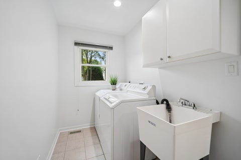 Tiny photo for 809 W Kingsley Drive, Arlington Heights, IL 60004 (MLS # 12734006)