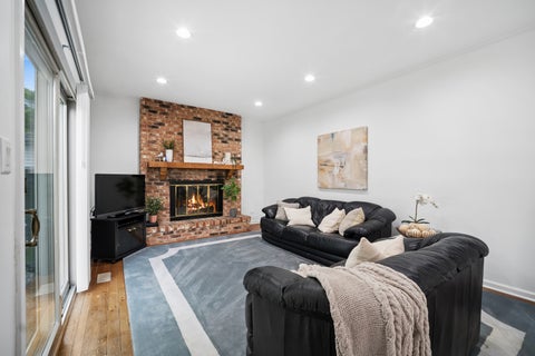 Tiny photo for 809 W Kingsley Drive, Arlington Heights, IL 60004 (MLS # 12734006)