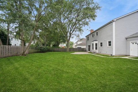Tiny photo for 809 W Kingsley Drive, Arlington Heights, IL 60004 (MLS # 12734006)