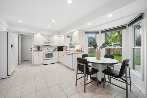 Tiny photo for 809 W Kingsley Drive, Arlington Heights, IL 60004 (MLS # 12734006)