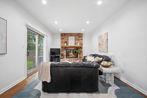 Tiny photo for 809 W Kingsley Drive, Arlington Heights, IL 60004 (MLS # 12734006)